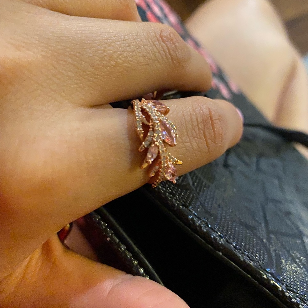 Rose platted ring - Picture 3 of 7